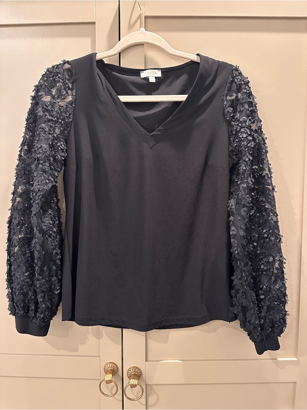 Laura Petites Black 3D Floral Sleeve Blouse Size XS Petite